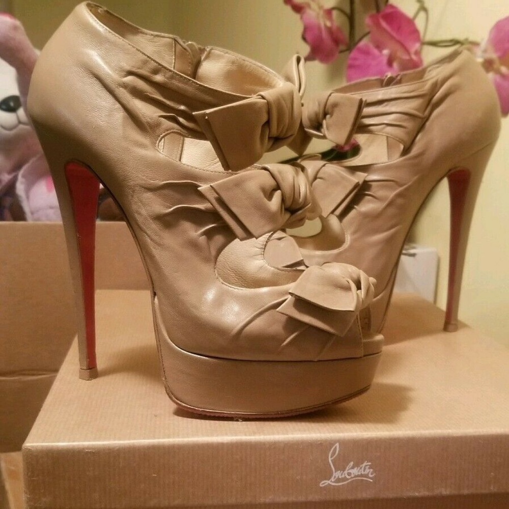 Christian Louboutin Madame Butterfly Booties 36.5